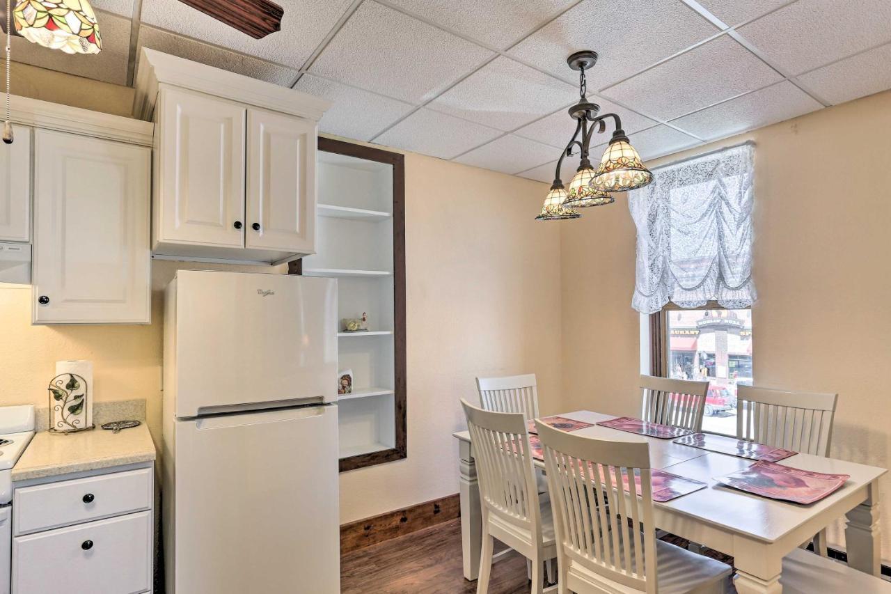 Custer Apt In Heart Of Town Shop, Dine, Hike Exterior photo